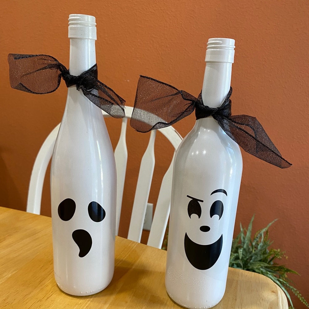 Ghost wine bottle decor, price is for 1, you choose which design.
